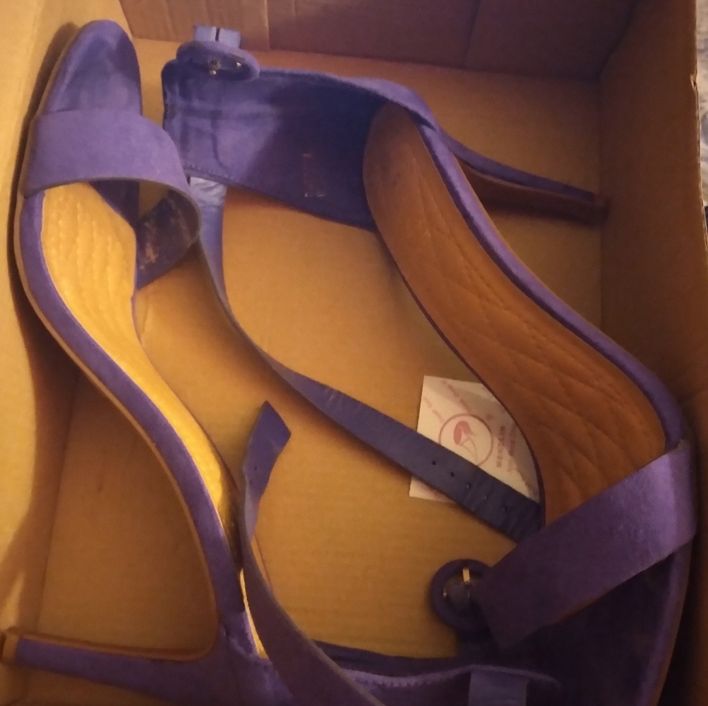 Ankle strap sandals